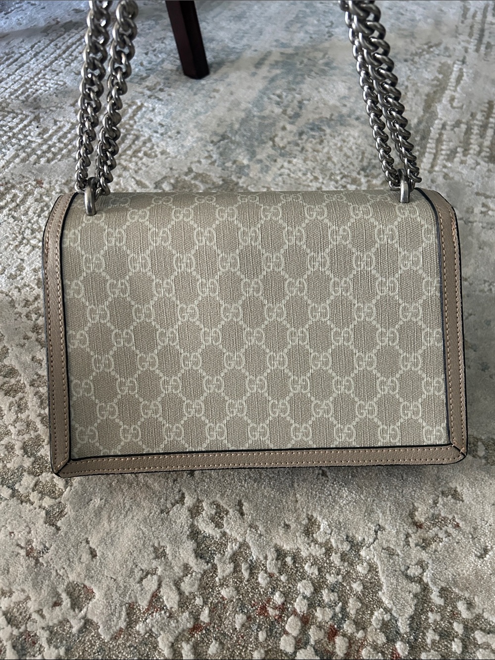 G G Taupe Leather Crossbody Bag with Zip Compartment - Picture 4 of 5